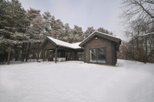 Finnlog Holzhaus Winter
